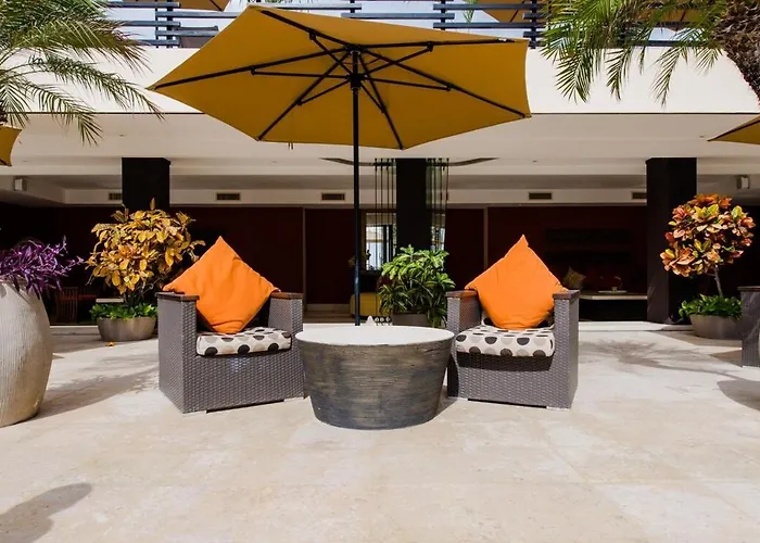 Beachfront Complex Private Patio & Shared Pool