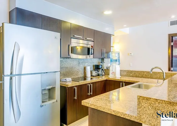 Beachfront Complex Private Patio & Shared Pool Appartement